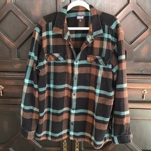 Men’s Patagonia Long Sleeve Button Down Shirt